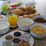 Abedini 3* Saranda
