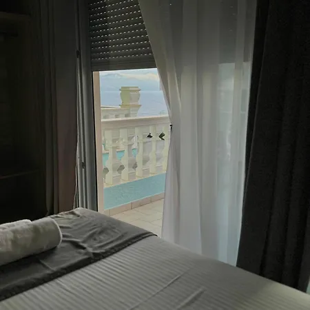 Abedini 3* Sarandë