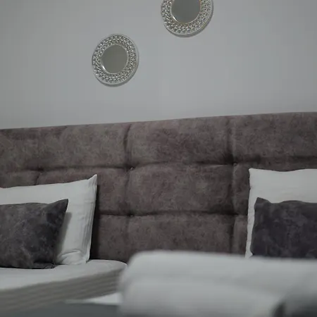 Abedini 3* Sarandë